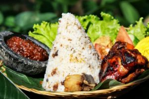 Yuk bikin nasi liwet ala kamu untuk santap keluarga saat lebaran