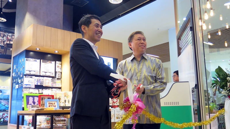 Budaya cetak foto masih eksis, gerai foto bergaya retro ini buktinya