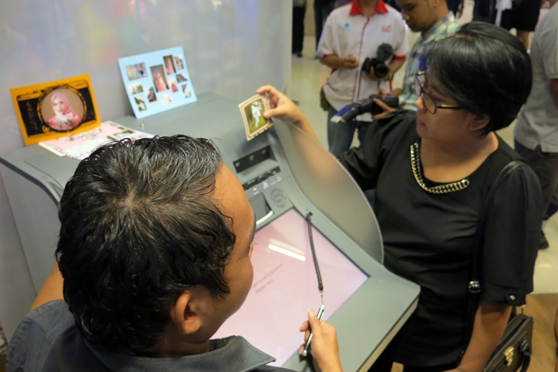Budaya cetak foto masih eksis, gerai foto bergaya retro ini buktinya