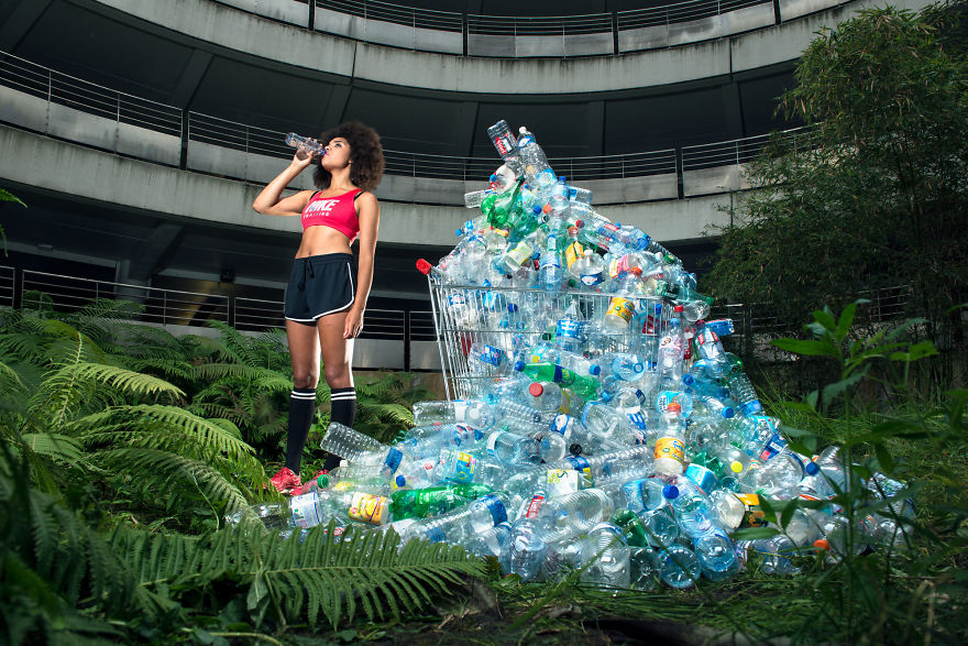 Timbun sampah 4 tahun, fotografer ini ciptakan 11 karya penuh makna