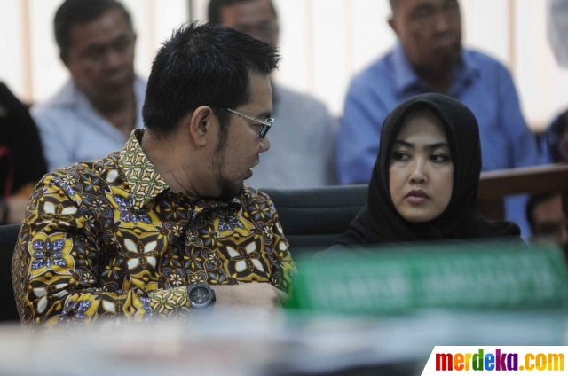 7 Pasangan suami istri pejabat ini terjerat kasus korupsi, duh