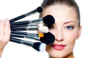 4 Kebiasaan buruk ini bikin kulit wajahmu bermasalah, jangan ulangi