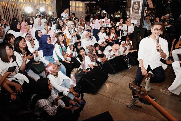 Manfaatkan momen puasa, 5 selebriti ini adakan buka bersama fansnya