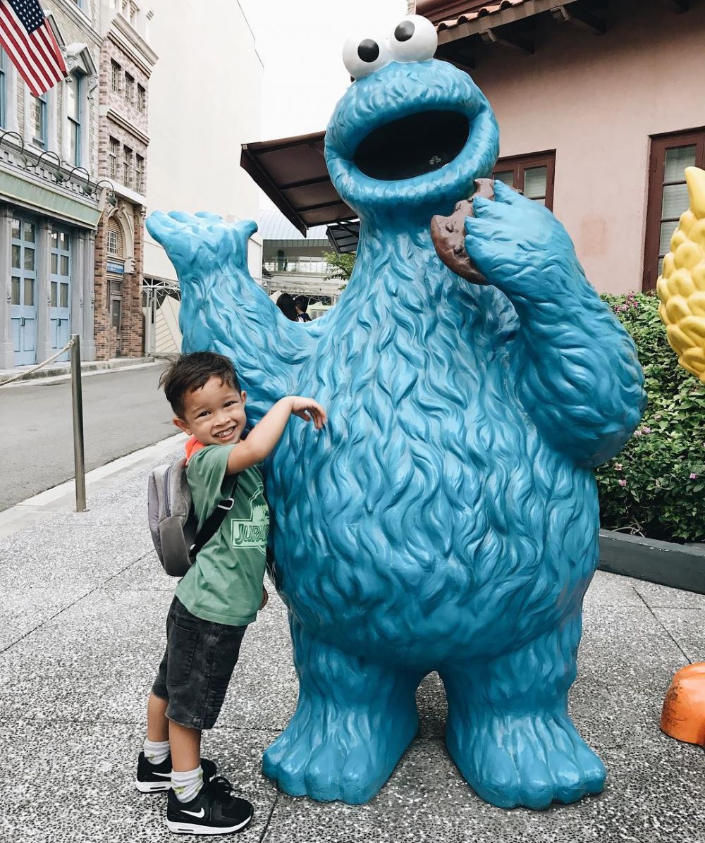 6 Potret liburan Irfan & Jennifer Bachdim rayakan lebaran di Singapura