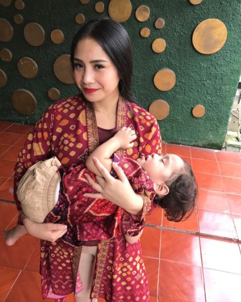 Tampil beda, 5 seleb cantik Indonesia ini rayakan lebaran tanpa kaftan