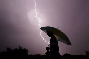 Kisah Ki Ageng Selo tangkap petir ternyata asli bisa dilakukan