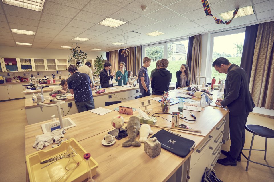 Ini penampakan sekolah termahal dunia, biayanya Rp 1,5 miliar/tahun