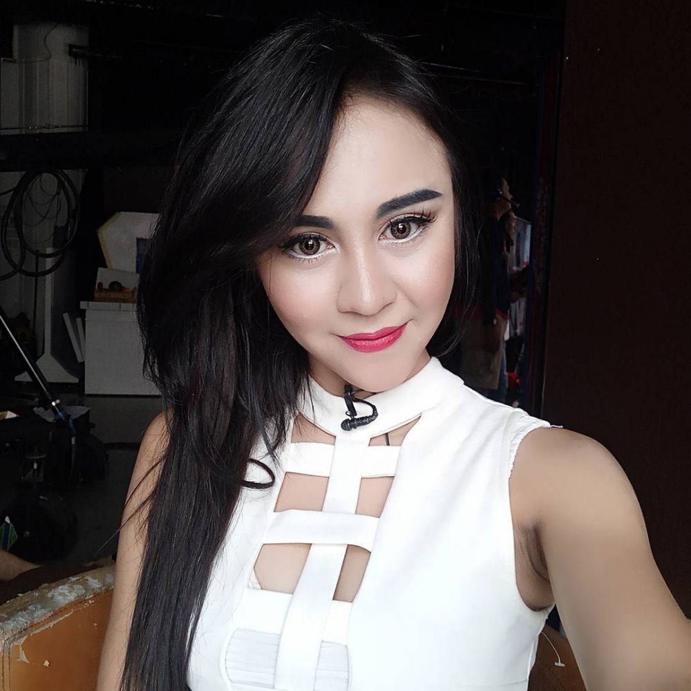 Dera Sagita, presenter cantik Indonesia yang pukau seleb Korea