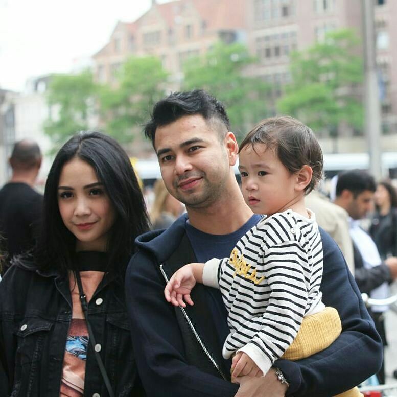 11 Foto liburan seru ala Raffi Ahmad dan Nagita Slavina, harmonis nih