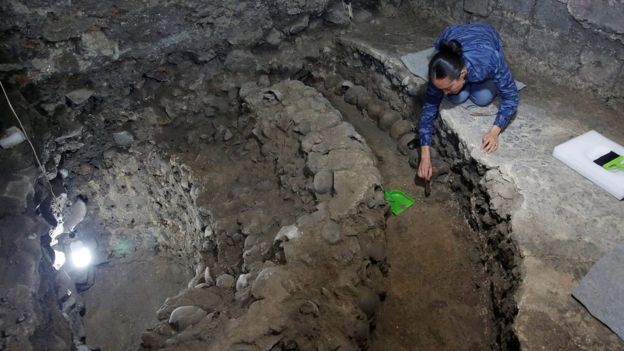 Arkeolog temukan menara dari tengkorak manusia Suku Aztec