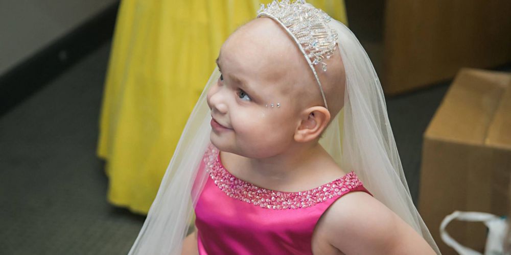 Nikah di usia 5 tahun, kisah cinta gadis idap kanker ini buat terenyuh