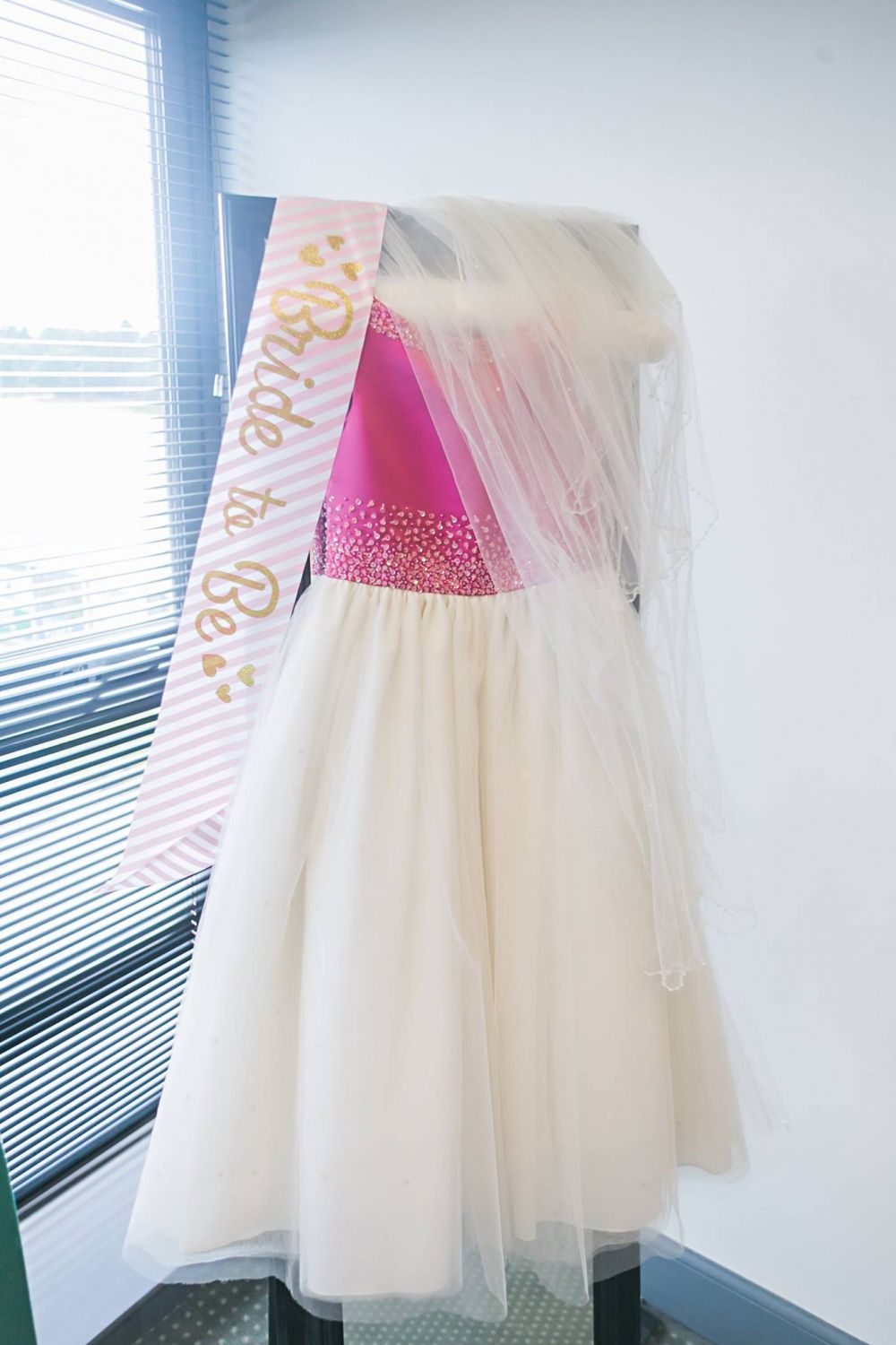 Nikah di usia 5 tahun, kisah cinta gadis idap kanker ini buat terenyuh