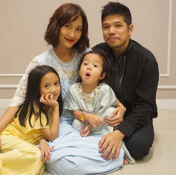 10 Foto kekompakan Artika Sari Devi dan dua putrinya ini sweet abis