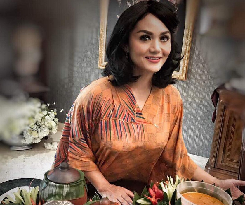 8 Seleb ini ngaku takut naik pesawat, ada 'ritual' unik jika terpaksa