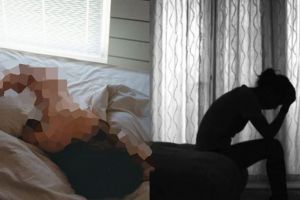 Tidur telanjang & lupa kunci pintu, cewek ini diperkosa teman satu kos