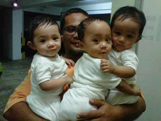 Selain angkat istri, 10 foto tantangan gendong anak kembar ini viral