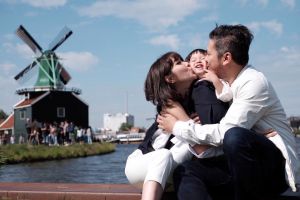 11 Momen seru liburan Gading Marten dan keluarga di Eropa