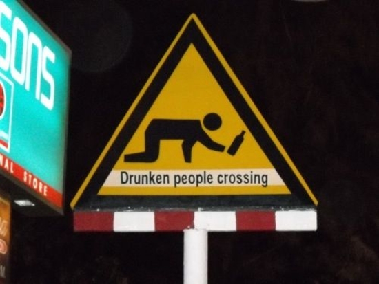 15 Papan peringatan kocak ini cuma bisa kamu temukan di Thailand