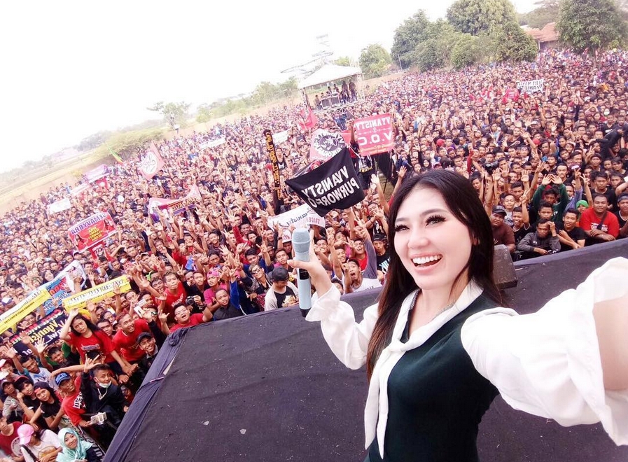 7 Penyanyi dangdut top ini rintis karier dari panggung antar kampung