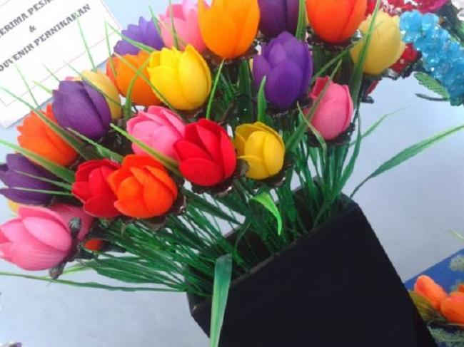 Jangan buang sendok plastikmu, ini 11 kegunaannya untuk berkebun