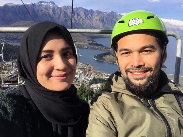 Makin religius, 7 seleb tampan ini rela tinggalkan dunia hiburan