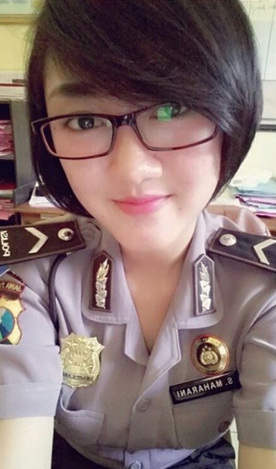 12 Polwan cantik ini jadi pembawa acara berita TV, idola pemirsa