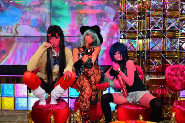 Bukan cosplay biasa, 10 'dandanan' ala anime ini adalah body painting