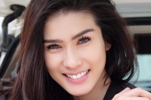 Stevianne Agnecya, mantan istri Samuel Rizal yang putuskan jadi mualaf