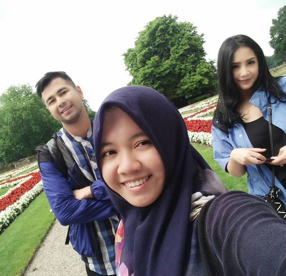 4 Seleb Ini Ajak Art Nya Ikut Liburan Ke Luar Negeri Asyik Bange 4 Seleb Ini Ajak Art Nya Ikut Liburan Ke Luar Negeri Asyik Bange