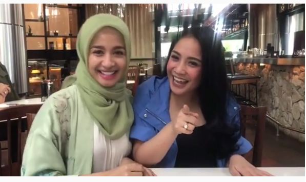 Saling dukung, 7 mantan pasangan ini dijuluki 'Exgoals' banget