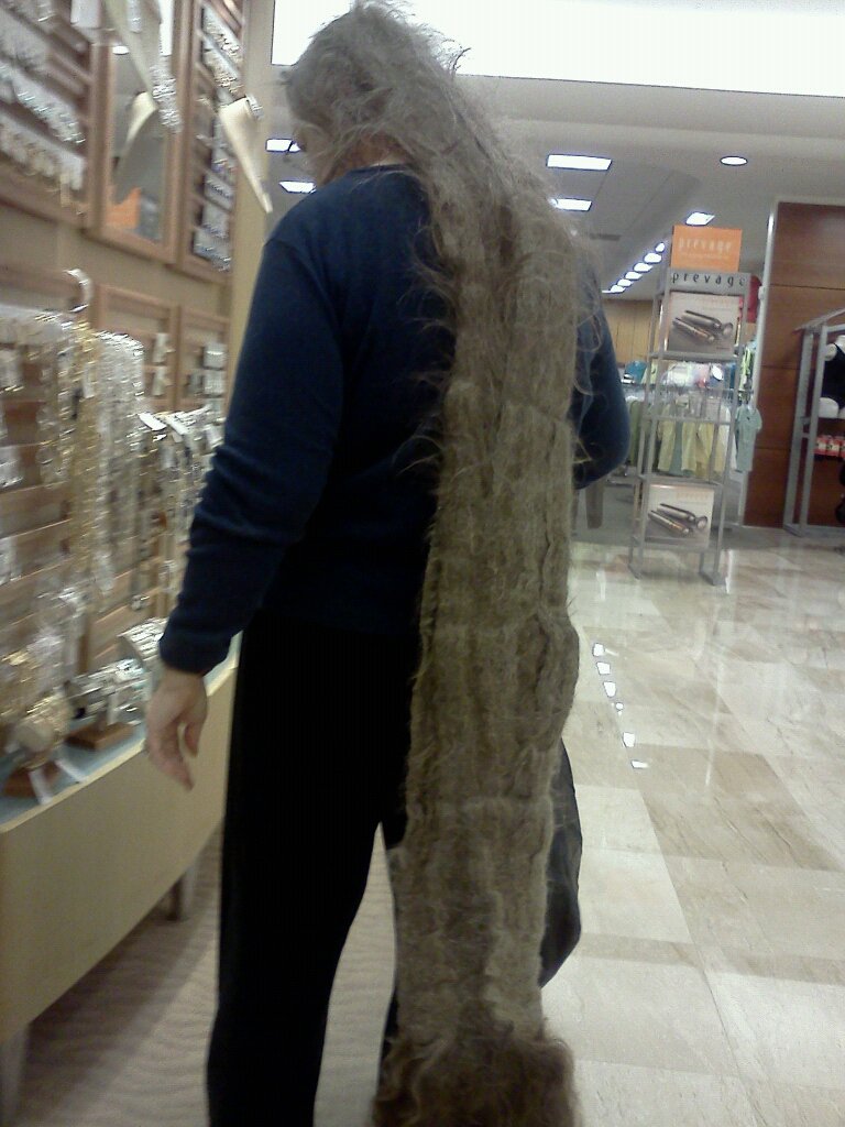 Bukan gimbal biasa, 10 gaya rambut 'mono dreadlock' ini bikin ngeri