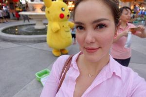 Tetap tegar, 7 selebriti cantik ini bercerai saat berbadan dua