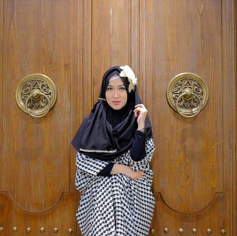 Tetap tegar, 7 selebriti cantik ini bercerai saat berbadan dua