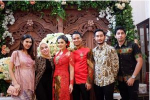 Tertutup soal asmara, Vicky Shu diam-diam sudah dilamar kekasih