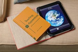 10 Benda hasil kreasi buku bekas ini cocok dipajang di rumah