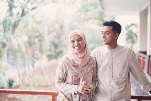 Kini berhijab, 10 gaya busana simpel Herfiza ini bisa kamu contek