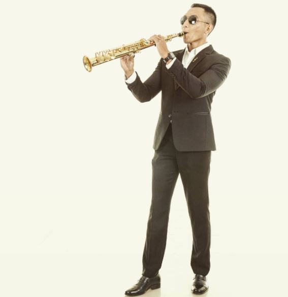 Mengenal Velix, prajurit yang jago saksofon & ngiringin banyak artis