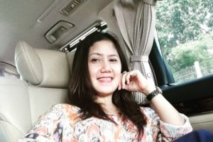 Usia 40-an, ini potret bukti Ine Sinthya 'Manis Manja' tetap awet muda