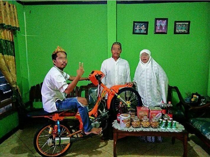 10 Foto kelakuan lucu netizen ini bikin kamu ngakak salto