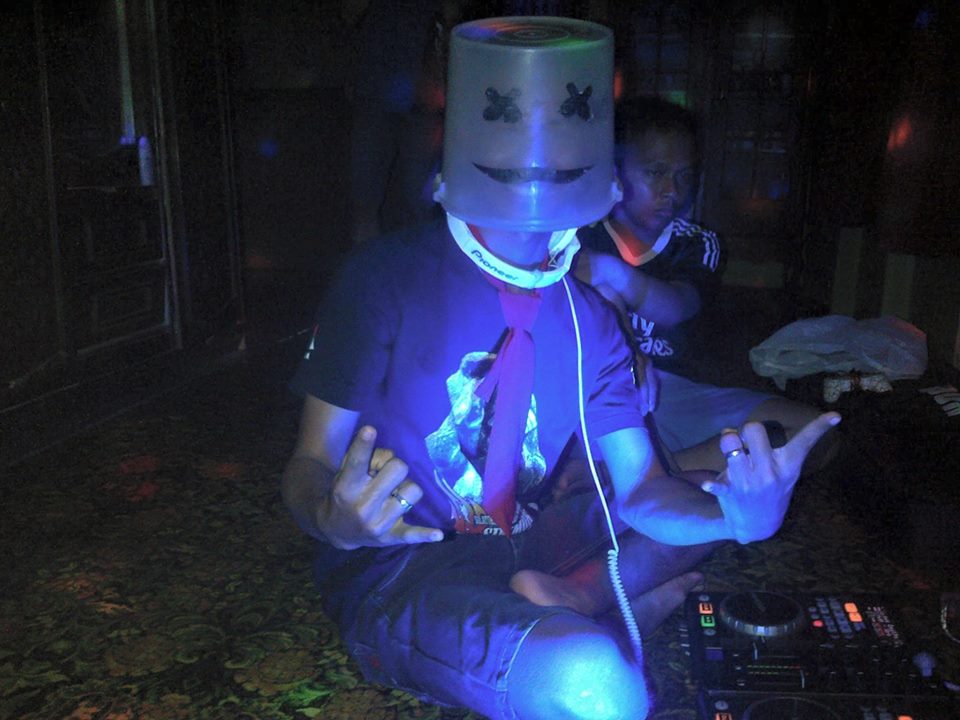 10 Foto kelakuan lucu netizen ini bikin kamu ngakak salto