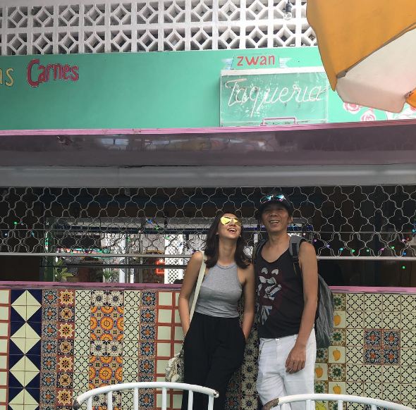 10 Foto keluarga bahagia Bimbim Slank, dikelilingi 'bidadari' cantik