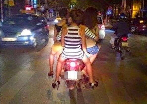 11 Potret pengendara di Thailand ini kocak sekaligus bikin ngelus dada