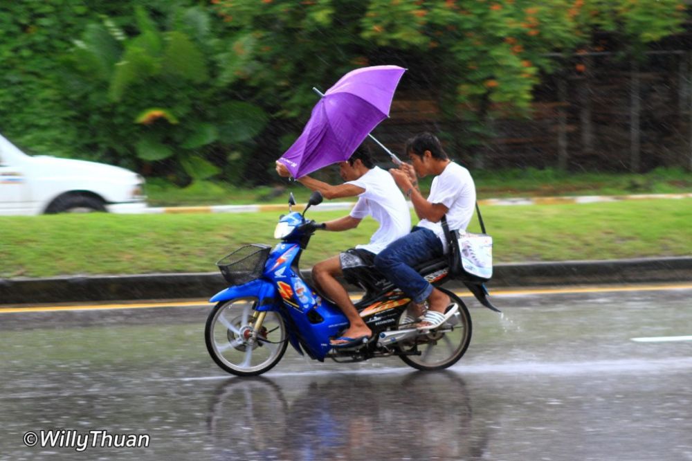 11 Potret pengendara di Thailand ini kocak sekaligus bikin ngelus dada