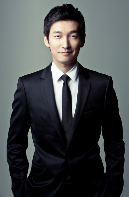 Cho Seung-woo, si cuek di Secret Forest yang aslinya murah senyum