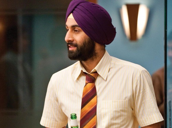 Begini gaya 8 aktor Bollywood pakai turban, mana yang paling ganteng?