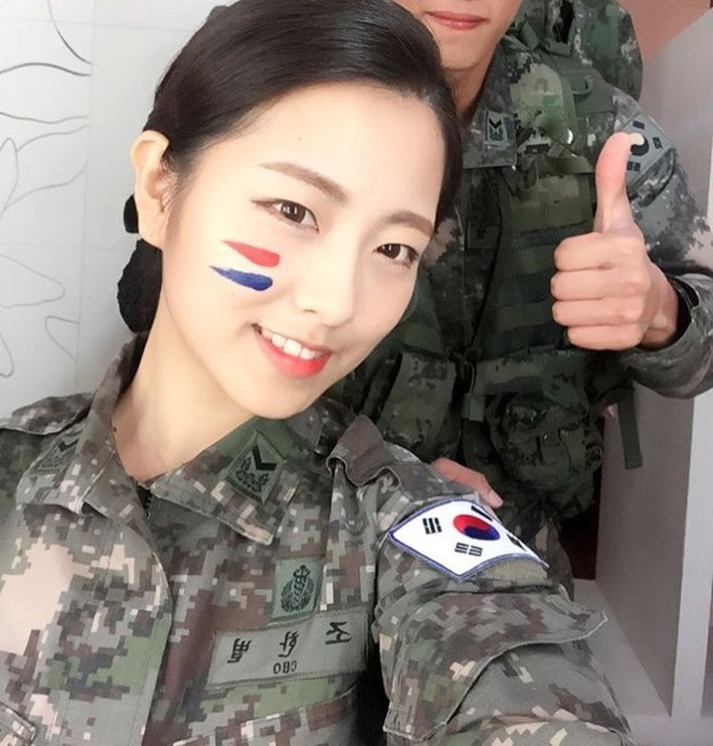 Tokoh K-Drama jadi nyata, tentara cantik Korsel ini hebohkan dunia