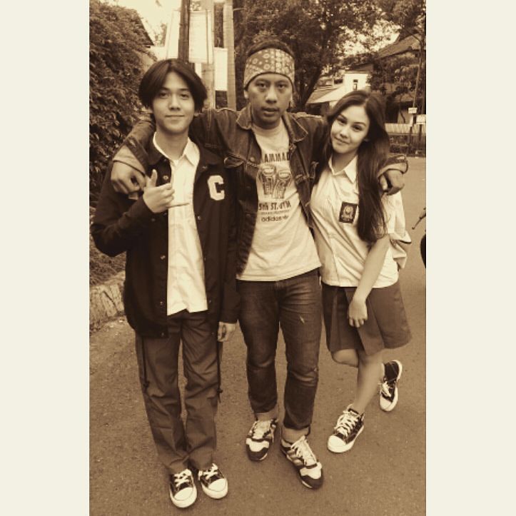 Ini 15 foto transformasi Iqbaal CJR dari boyband sampai jadi 'Dilan'