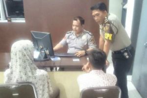 Nenek 80 tahun ini paksa & bujuk remaja bercinta pakai uang Rp 15 ribu