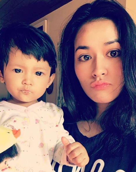 7 Potret kedekatan Raisa dan ponakannya, calon mama idaman banget