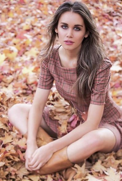 10 Potret Esma Voloder, muslimah cantik jadi Miss World Australia 2017